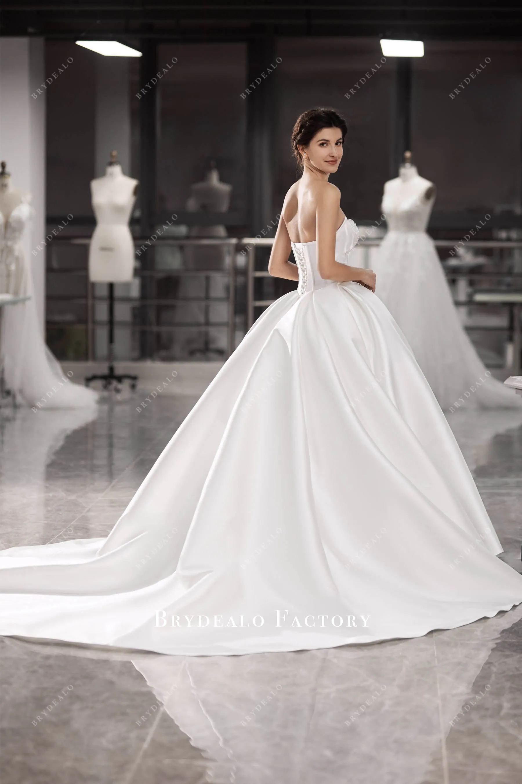 Elegant Mikado Flowers Sweetheart Neck Wedding Ballgown